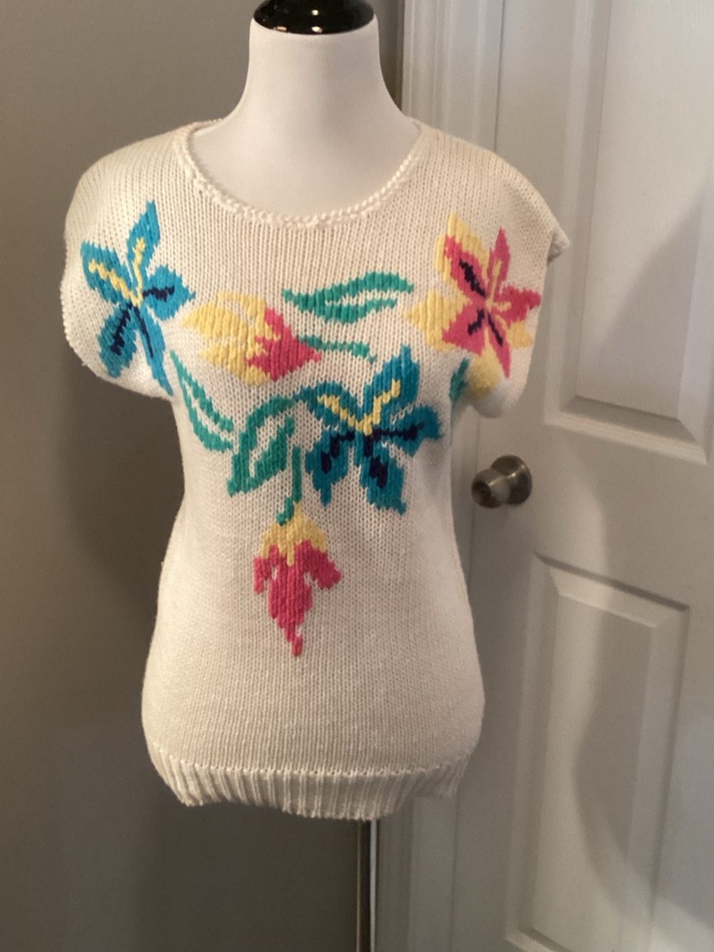 Classic Direction Medium Vintage 80s cap Sleeve Sweater Lightweight Floral